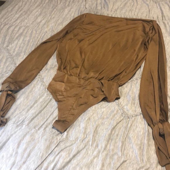 Brown silk going out blouse - Picture 5 of 5